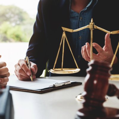 Ügyvédi iroda adatbázis